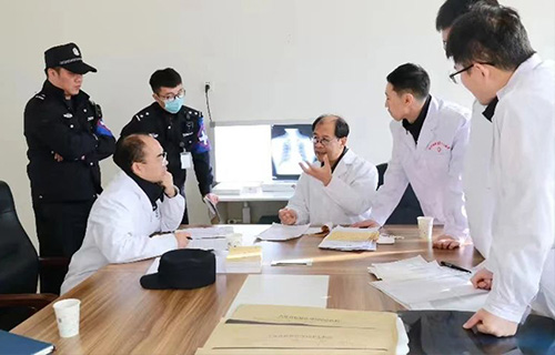 91传媒
专家到北湖监狱开展义诊活动