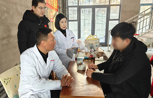 暖冬义诊惠民行，长传红医送健康