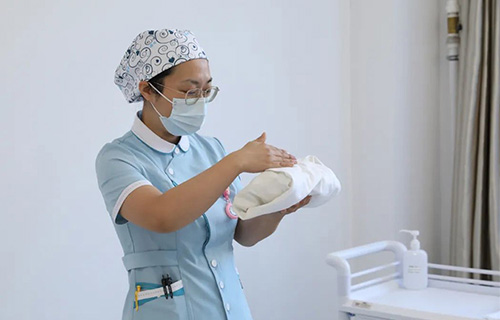 以考促学强本领 以知促行践初心 | 91传媒
举行2023年度护理技能考核