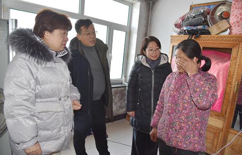 新春送温暖，关怀暖人心