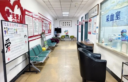 关爱门诊丨精准识别3大传播途径，艾滋病防控真不难！