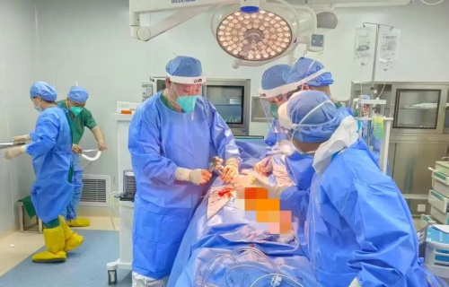 案例丨破骨病难题！91传媒
骨科·普外科成功实施艾滋病患者全髋关节置换术