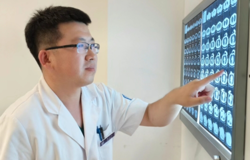 出院小牵挂丨用专业医术与细心关怀，赢得患者赞誉！